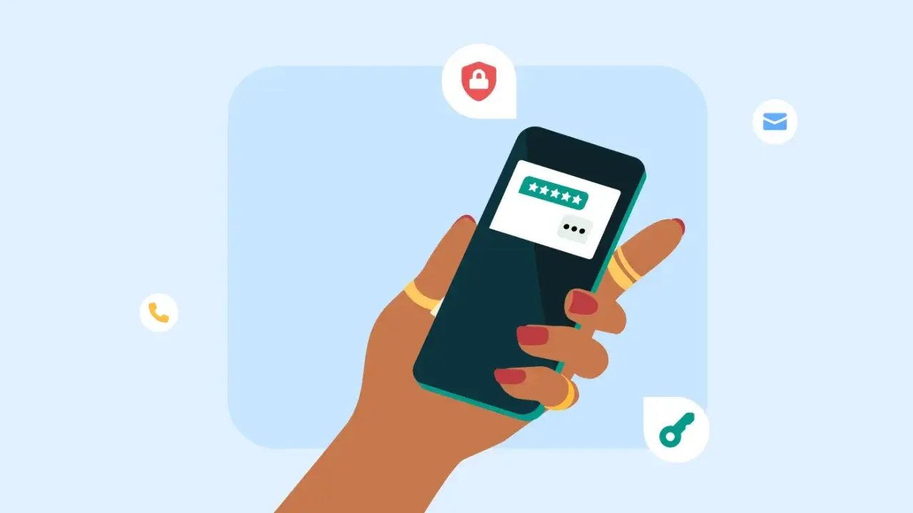 Hand hält Smartphone mit einem OTP SMS-Code. Symbole für Sicherheit und Kommunikation umgeben das Bild.