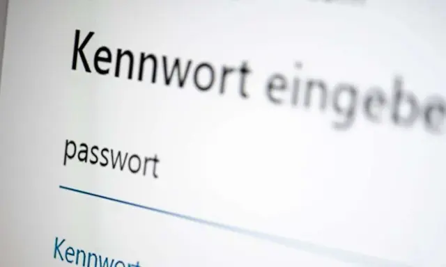 Bildschirm zeigt Eingabefeld für "passwort". Gute Passwort-Hygiene schützt Ihre Daten.