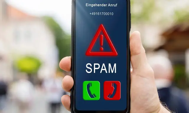 Ein eingehender Anruf auf dem Handy wird als SPAM markiert. Vorsicht, ist das eine Spam-Nummer?